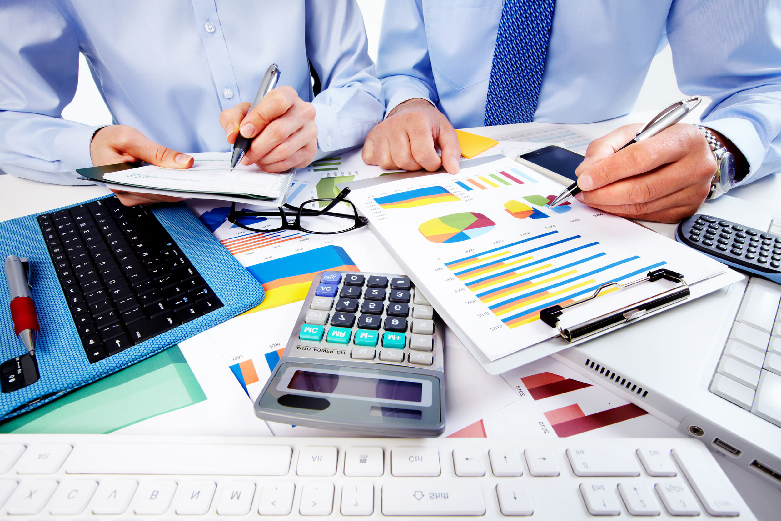 Are you good with numbers? Here are the top 5 reasons to give Accounting a chance